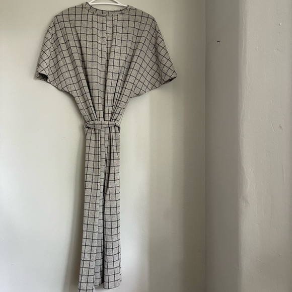 Zara Dress - Picture 3 of 8